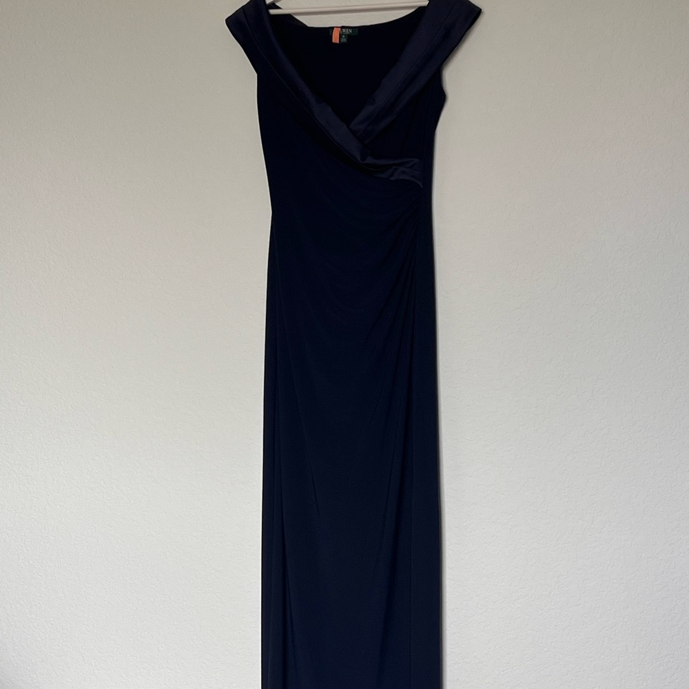 Elegant Navy Blue Evening Gown
